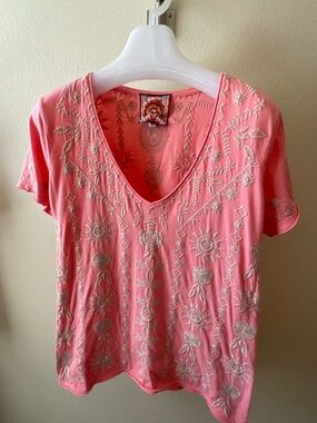 Johnny Was Short Sleeved Shirt. Size Small. Pink with cream design
